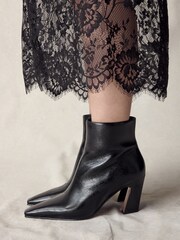 Black Textured N. Premium Chisel Toe Curved Heel Ankle Boots - Image 9 of 11