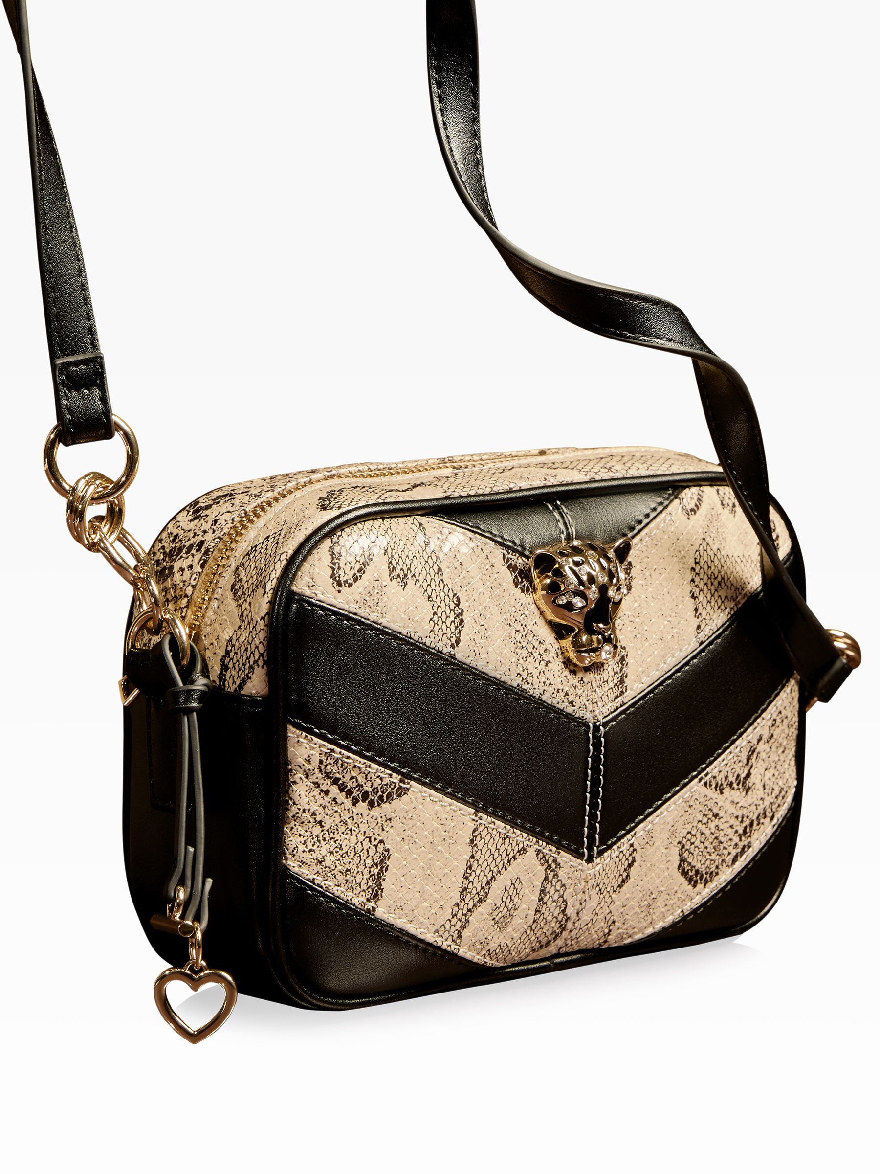 ［DIRTYBOX］SNAKE LEATHER SHORT Shop Vaca Whipstitch Faux Leather Mini Shorts | Jaded London