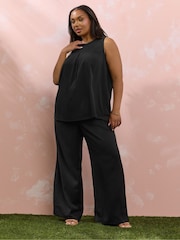 Yours Curve Black Lace Insert Scallop Vest - Image 2 of 10