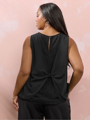 Yours Curve Black Lace Insert Scallop Vest - Image 3 of 10