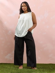 Yours Curve White Lace Insert Scallop Vest - Image 2 of 10