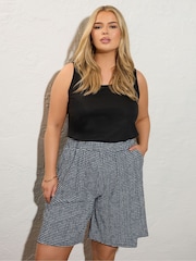 Yours Curve Black Crinkle Jersey Shorts - Image 1 of 5