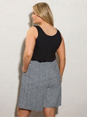 Yours Curve Black Crinkle Jersey Shorts - Image 3 of 5
