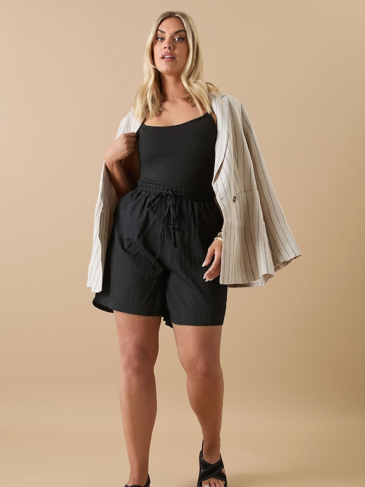 Yours Curve Black Crinkle Polyester Shorts - Image 2 of 5