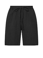 Yours Curve Black Crinkle Polyester Shorts - Image 5 of 5