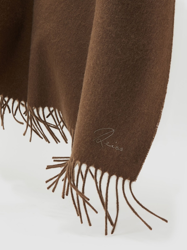 Reiss Taupe Picton Wool-Cashmere Script-Logo Scarf - Image 5 of 5 Reiss Taupe Picton Wool-Cashmere Script-Logo Scarf - Image 5 of 5