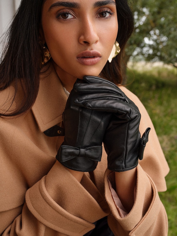 Love & Roses Black Leather Look Bow Trim Gloves - Image 2 of 5