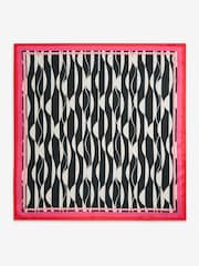 Preto/Branco - Love & Roses Satin Multiway Headscarf - Imagem 1 de 3