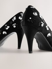 Terciopelo negro - Forever Comfort Velvet Embellished Peep Toe Heels - Imagen 8 de 9