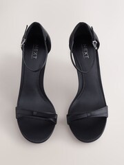 črna - Forever Comfort® Mini Satin Bow Heeled Sandals - Slika 7 iz 10