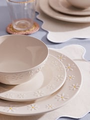 Price & Kensington. 16 Piece Cream Daisy Dinners Set - Image 1 of 4