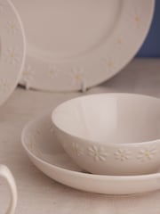 Price & Kensington. 16 Piece Cream Daisy Dinners Set - Image 2 of 4