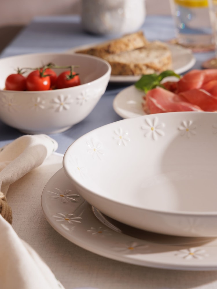 Price & Kensington. 16 Piece Cream Daisy Dinners Set - Image 4 of 4