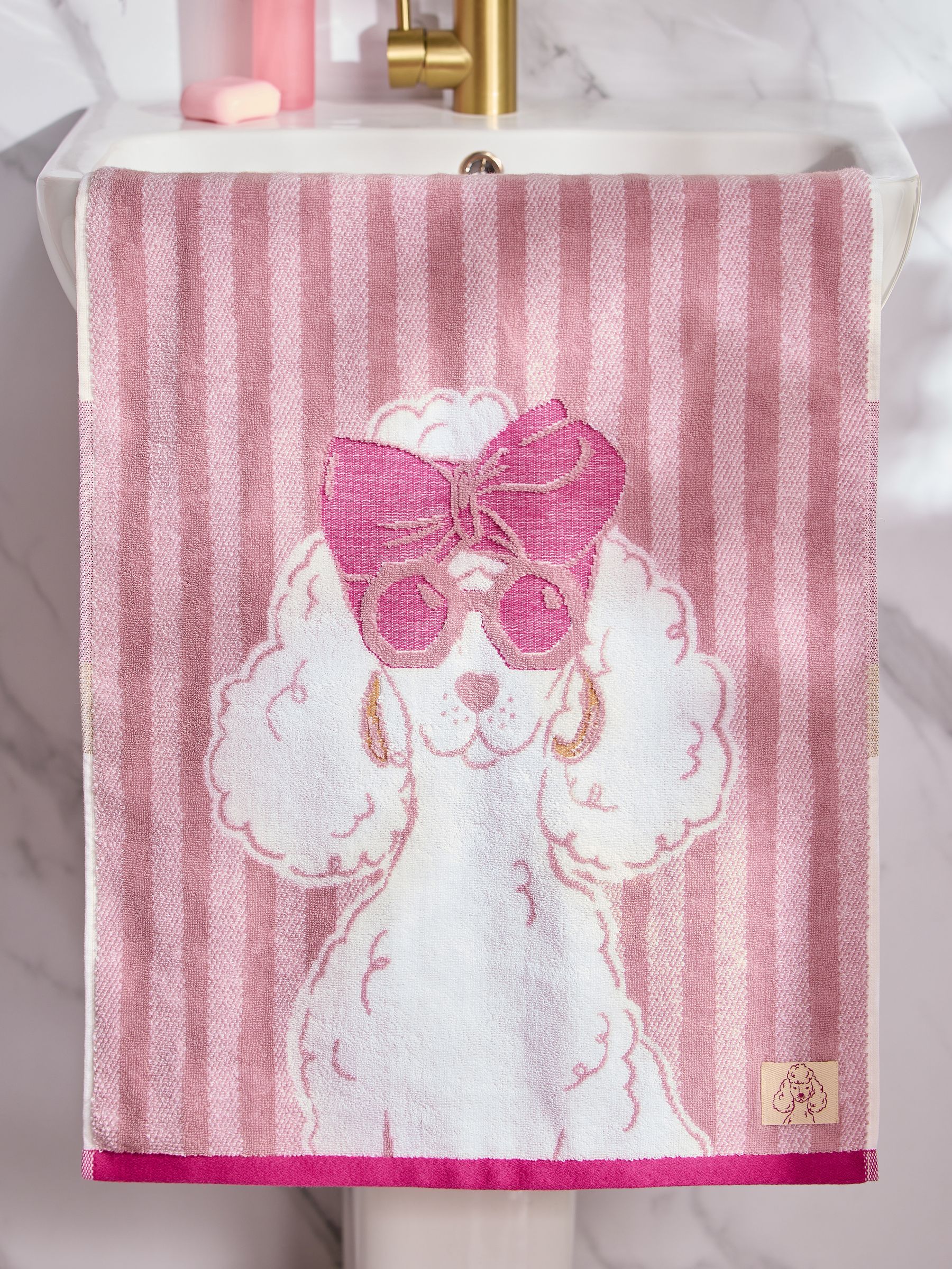 IMPORT TOWEL BOUTIQUE タオルセット ピンク プードル Buy Pink Poodle Towel from Next USA