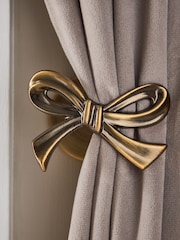 Antique Brass Set of 2 Bow Curtain Holdbacks - Image 2 of 4