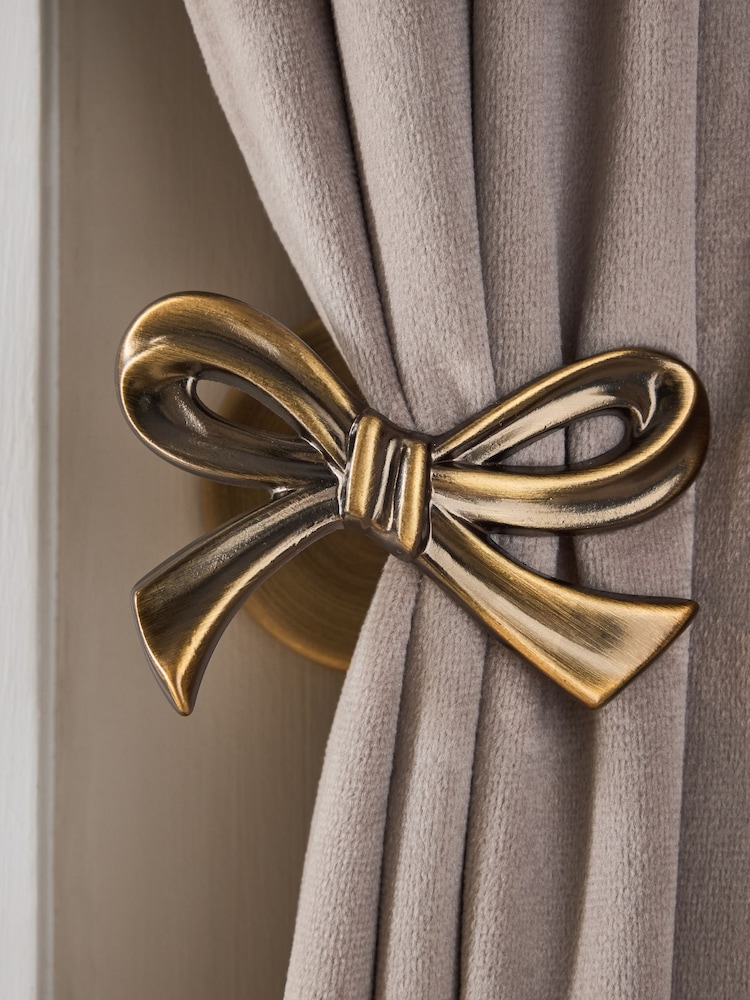 Antique Brass Set of 2 Bow Curtain Holdbacks - Image 2 of 4