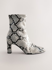 Estampa de cobra - Botas de meia com bico redondo Forever Comfort® - Imagem 1 de 5