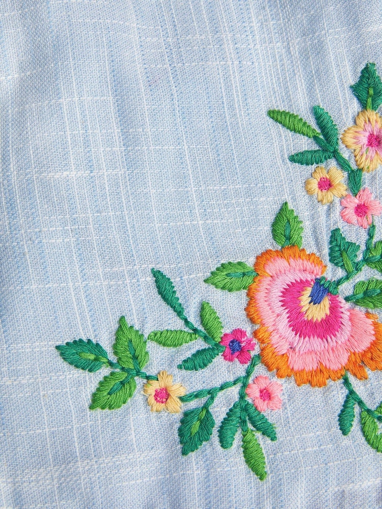 Monsoon Floral Embroidered Slub Shorts - Imagen 3 de 3