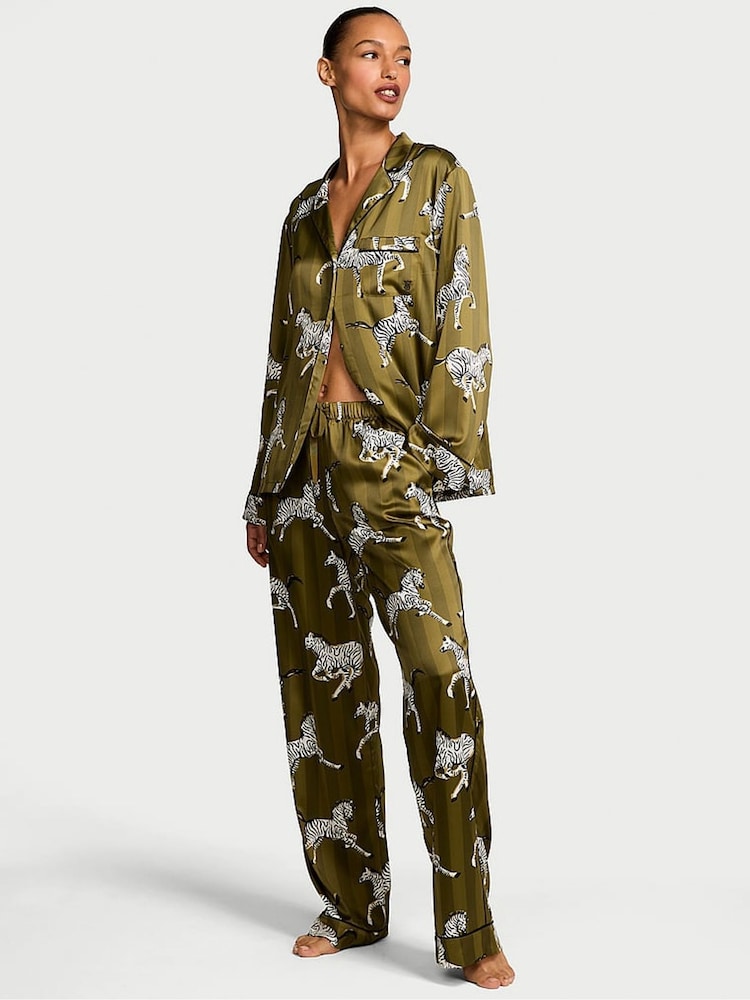 Victoria's Secret Green Chameleon Dancing Zebras Satin Long Pyjamas Set - Image 1 of 3