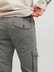 رمادي داكن - JACK & JONES Regular Fit Cuffed Paul Cargo Trousers - صورة 6 من 8