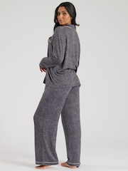Loungeable – Melierter Langarm-Pyjama mit Ripp und Knopfleiste - Bild 2 von 6