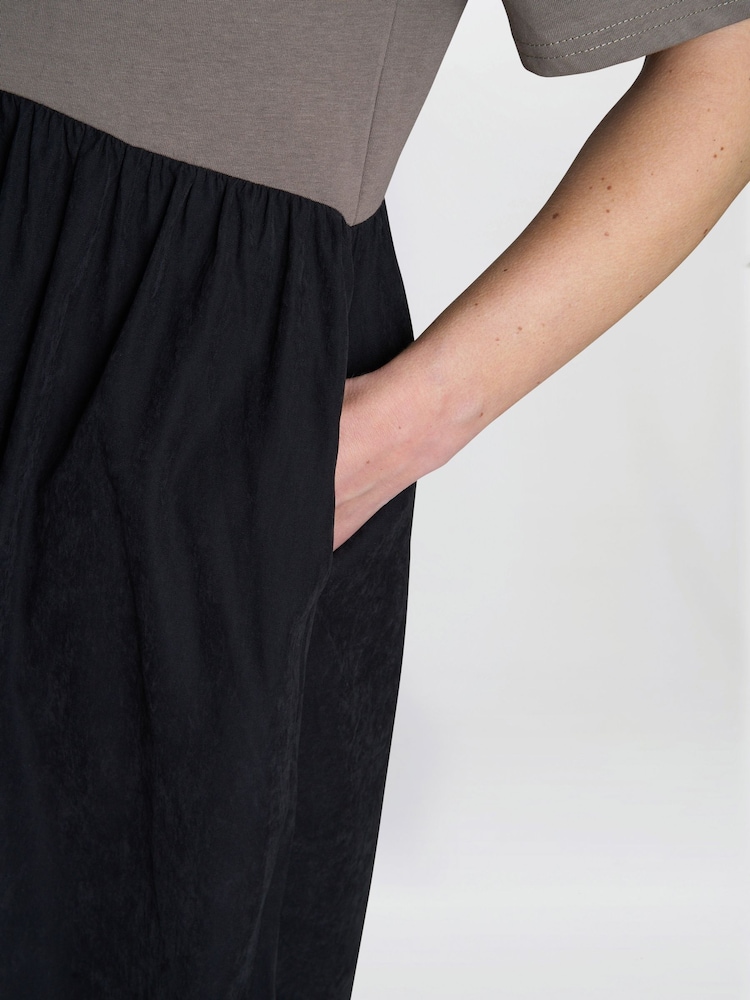Gina Bacconi Cat Two Tone Black T-Shirt Dress - Image 4 of 7