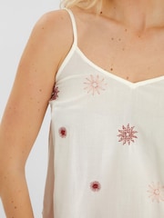 Accessorize Sun Embroidered Short Pyjamas Set - صورة 2 من 4