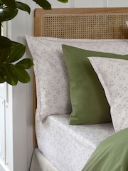 Piglet in Bed Spring Sprig Fitted Sheet - Image 1 of 2