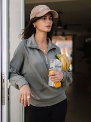 أخضر - Chelsea Peers LuxeComfort Scuba Half-Zip Sweatshirt - صورة 2 من 5