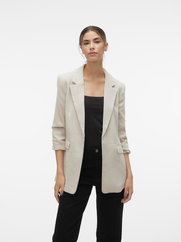Creme - VERO MODA Textured Ruched Sleeve Jacket - Bild 1 von 5 Creme - VERO MODA Textured Ruched Sleeve Jacket - Bild 1 von 5