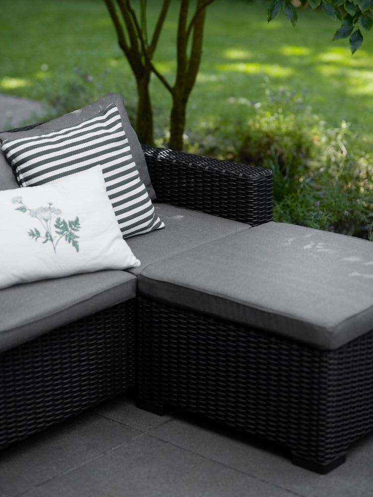 Keter Grey California 3 Seater Rattan Chaise Lounge Set - Image 2 of 5