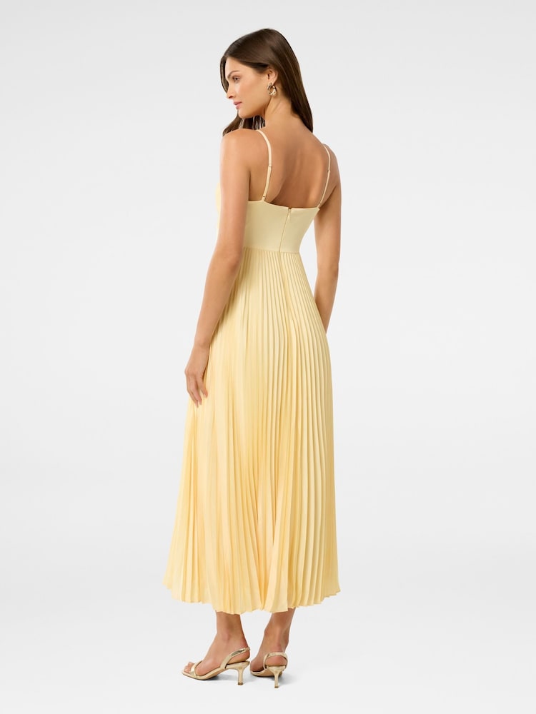 Forever New, Chloe, plissiertes Midikleid - Bild 2 von 5 Forever New, Chloe, plissiertes Midikleid - Bild 2 von 5