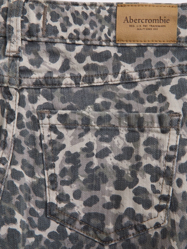 Abercrombie & Fitch High Rise Wide Leg Jeans - Image 2 of 3