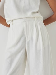 Hush White Linen Blend Lya Bermuda Shorts - Image 4 of 6