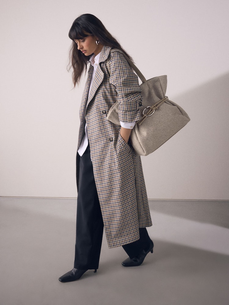 Mink Brown Felt Belted Shoulder Bag - Image 2 of 9 Mink Brown Felt Belted Shoulder Bag - Image 2 of 9