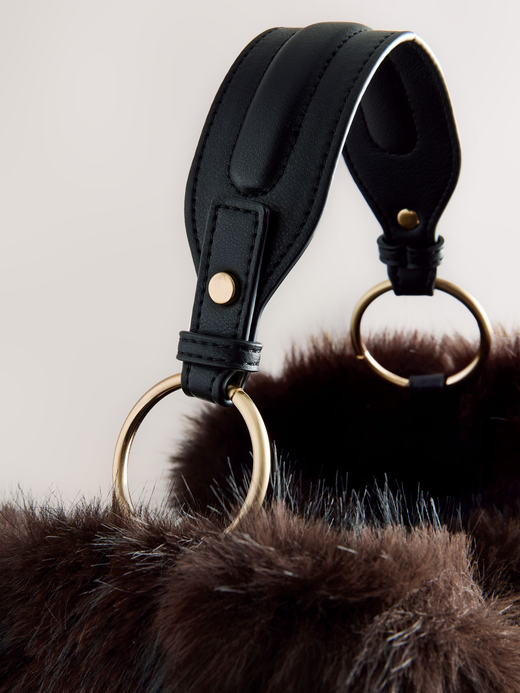 Satın al Çikolata Kahve - Suni Kürk Omuz Çantası Next Turkey