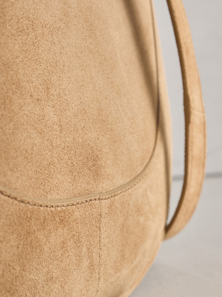 Tan Brown Leather Scoop Cross Body Bag - Image 9 of 9 Tan Brown Leather Scoop Cross Body Bag - Image 9 of 9