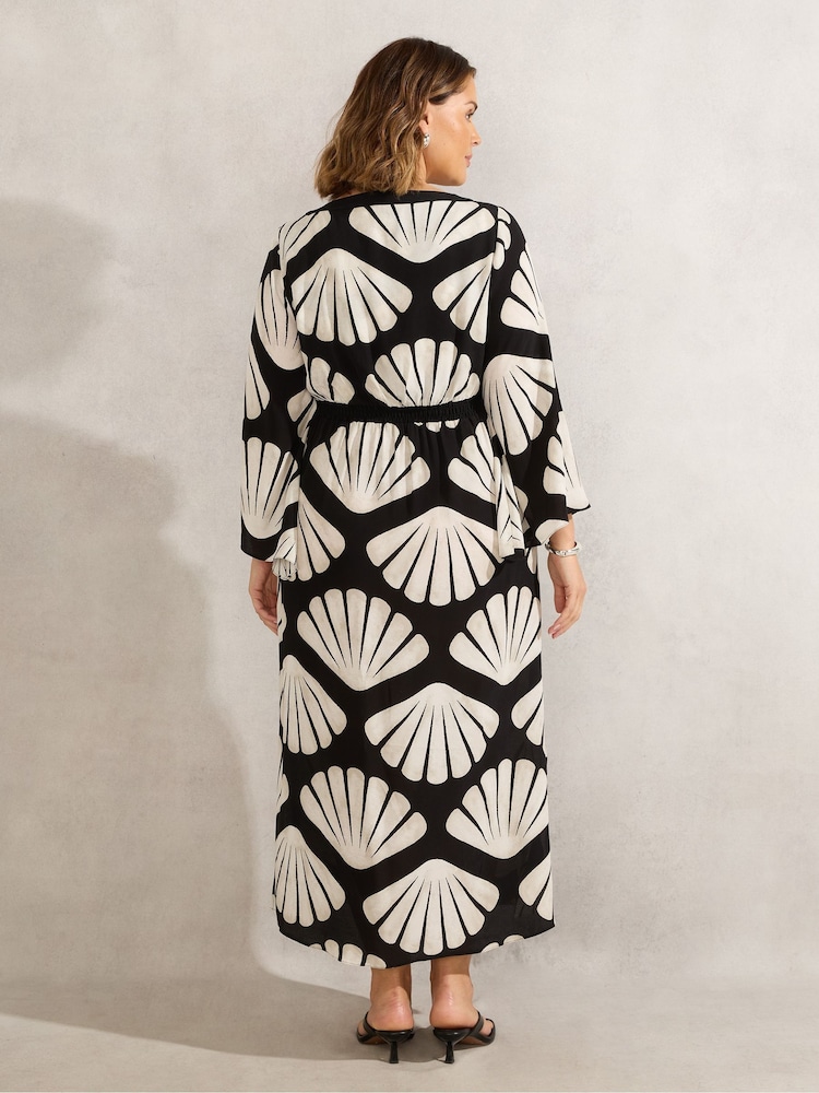 Live Unlimited Black Curve Petite Shell Print Flared Sleeve Maxi Dress - Image 2 of 3