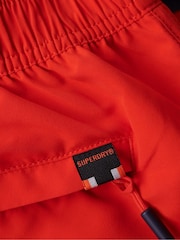 Красный - Superdry Classic 19 Inch Logo Board Shorts - Изображение 7 из 8