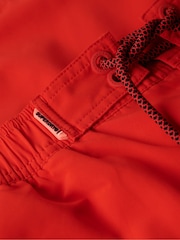 Красный - Superdry Classic 19 Inch Logo Board Shorts - Изображение 8 из 8