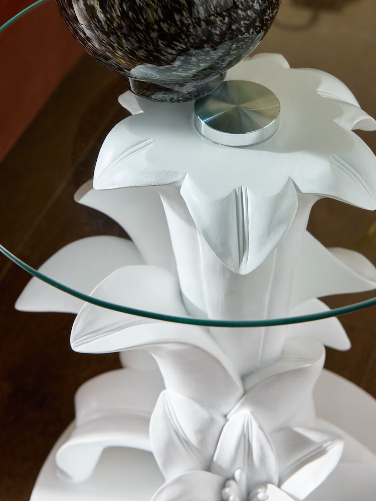 White Lily Resin Side Table - Image 2 of 4 White Lily Resin Side Table - Image 2 of 4