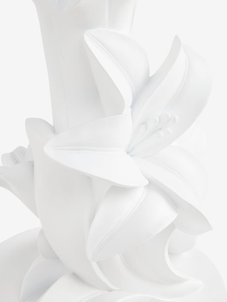 White Lily Resin Side Table - Image 4 of 4 White Lily Resin Side Table - Image 4 of 4