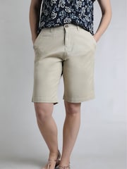 Crema - Weird Fish Annalise Knee Length Chino Shorts - Imagen 1 de 7