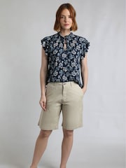 Crema - Weird Fish Annalise Knee Length Chino Shorts - Imagen 3 de 7