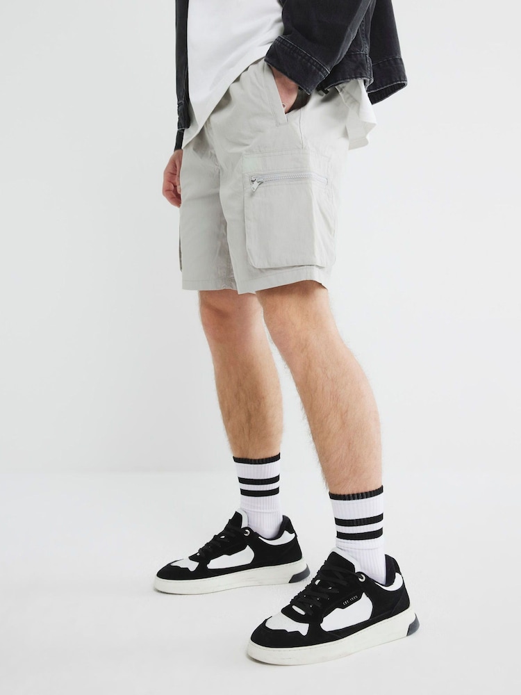 River Island Grey Nylon Cargo Shorts - Image 4 of 6