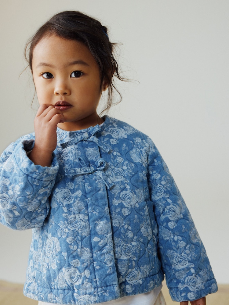 أزرق - Denim Jacquard Quilted Jacket (3mths-7yrs) - صورة 1 من 4 أزرق - Denim Jacquard Quilted Jacket (3mths-7yrs) - صورة 1 من 4