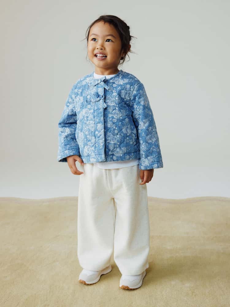 أزرق - Denim Jacquard Quilted Jacket (3mths-7yrs) - صورة 2 من 4 أزرق - Denim Jacquard Quilted Jacket (3mths-7yrs) - صورة 2 من 4