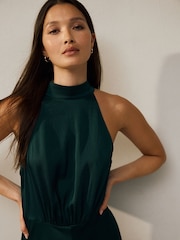 Verde esmeralda - Textured Satin Halter Sleeveless Midi Dress - Imagen 5 de 8