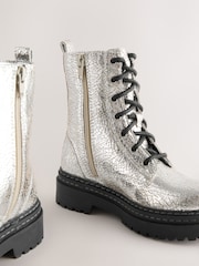 Silver Crackled - بوت جلد ضخم برباط علوي - صورة 2 من 5