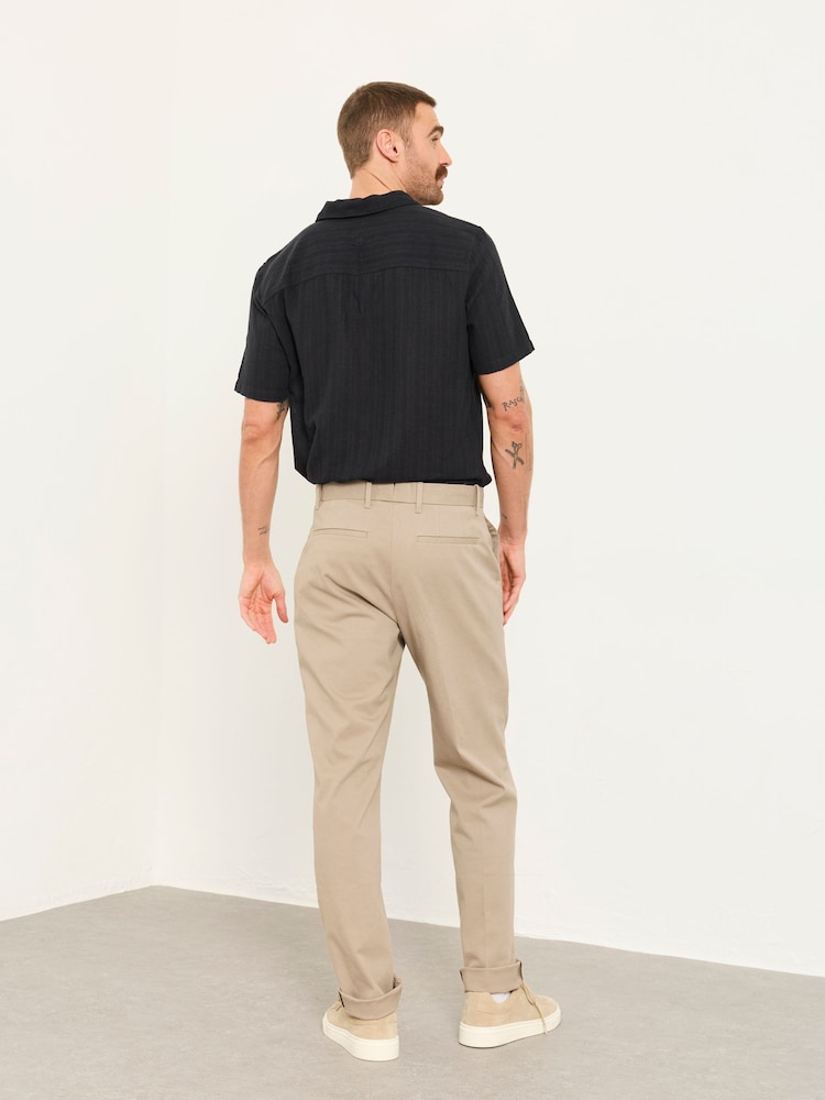 Piedra - FatFace Tailored Fit Pique Chinos - Imagen 2 de 6 Piedra - FatFace Tailored Fit Pique Chinos - Imagen 2 de 6